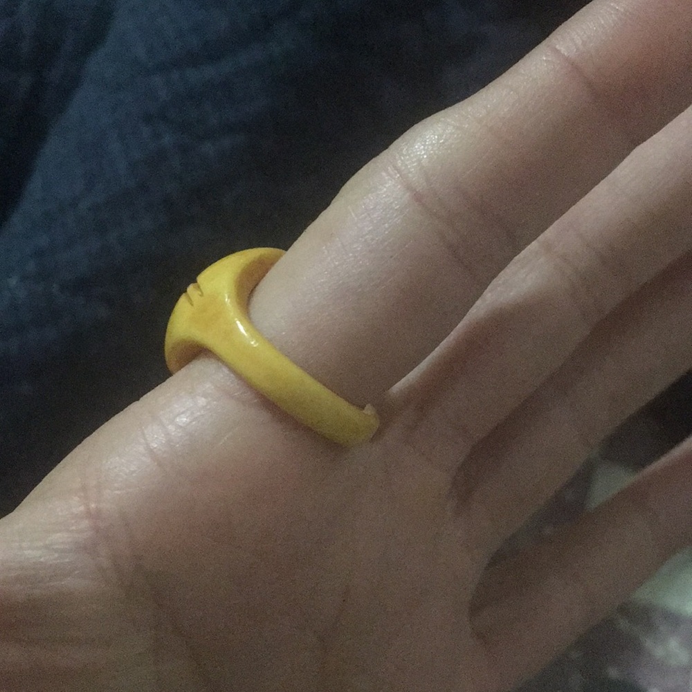 yellow ring - Picture 3 of 3